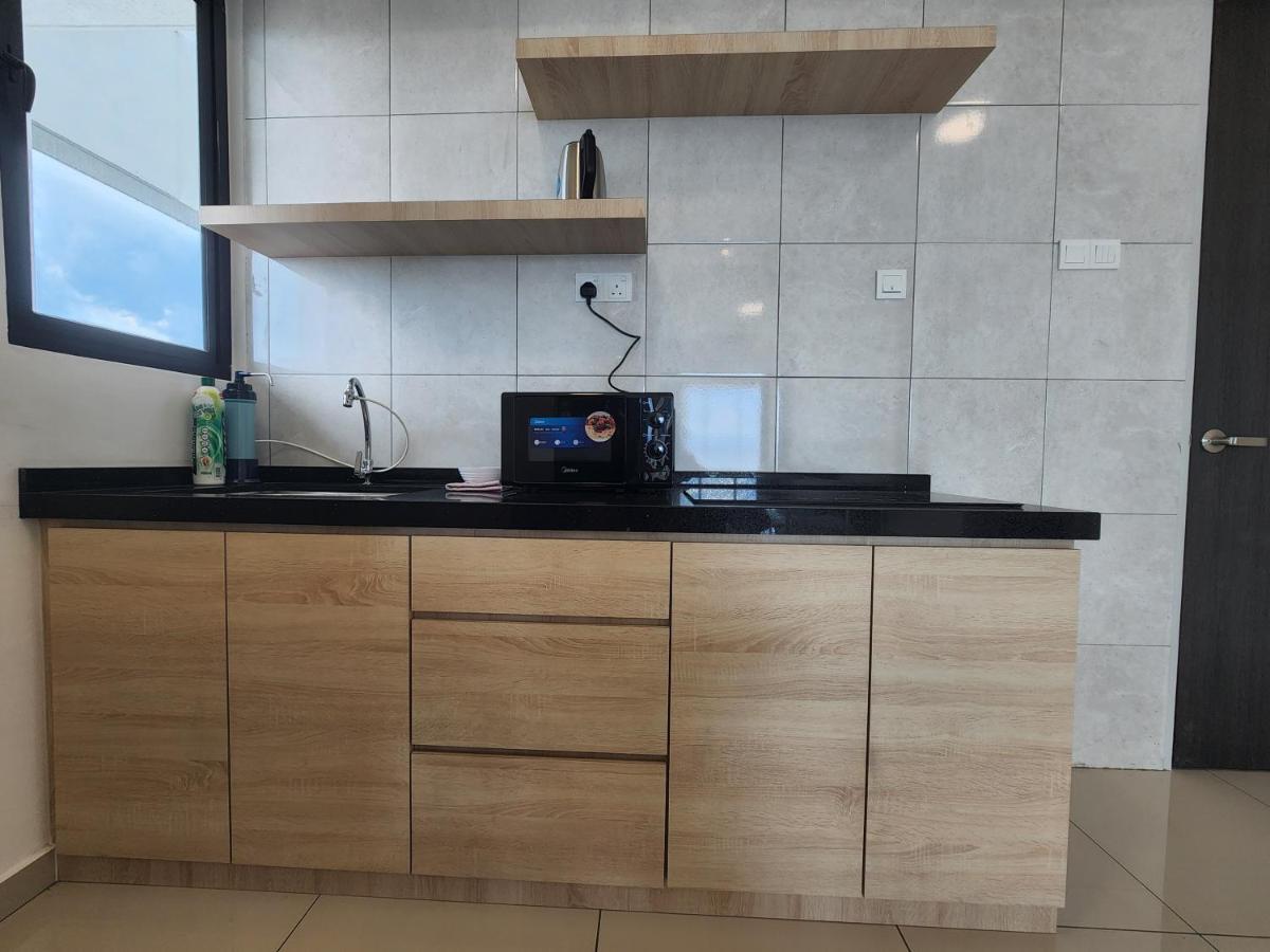 Praicon Tower - Premium Apartment Butterworth