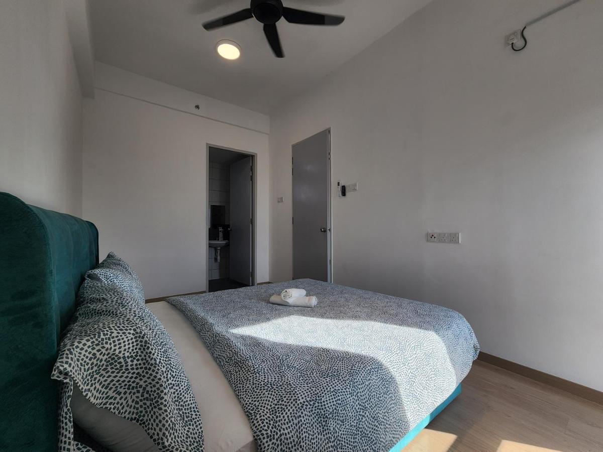 Praicon Tower - Premium Butterworth